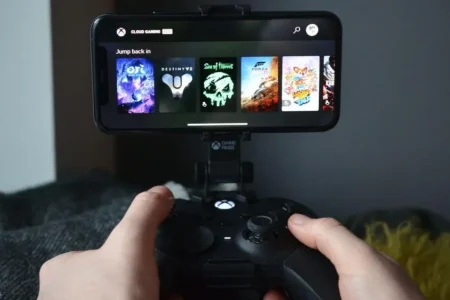 Cloud Gaming di HP: Akhirnya Lancar? Review Pengalaman Gaming 4G/5G di 2025